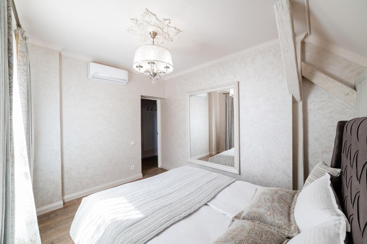 Lux Apartment On Duhnovicha Street .Free Parking. Uschhorod Exterior foto