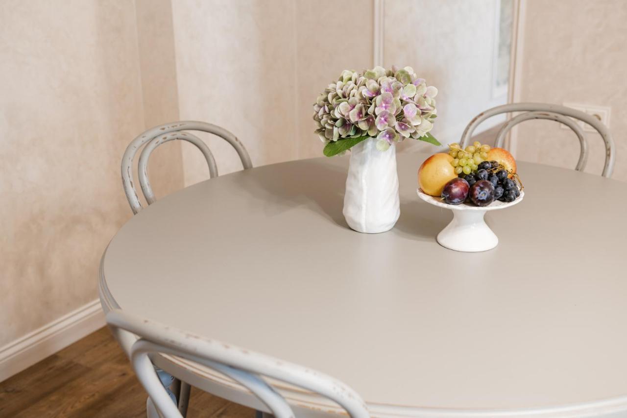 Lux Apartment On Duhnovicha Street .Free Parking. Uschhorod Exterior foto