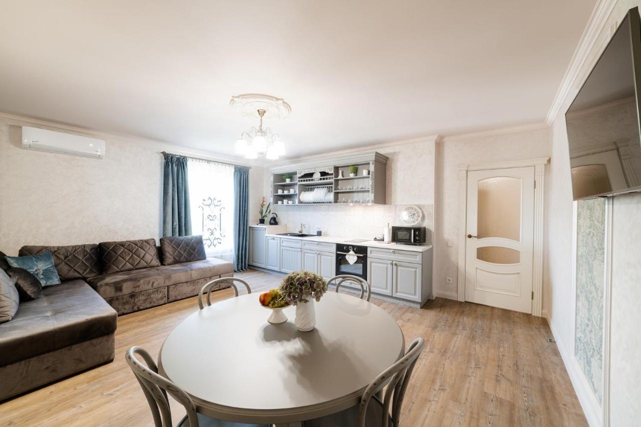 Lux Apartment On Duhnovicha Street .Free Parking. Uschhorod Exterior foto