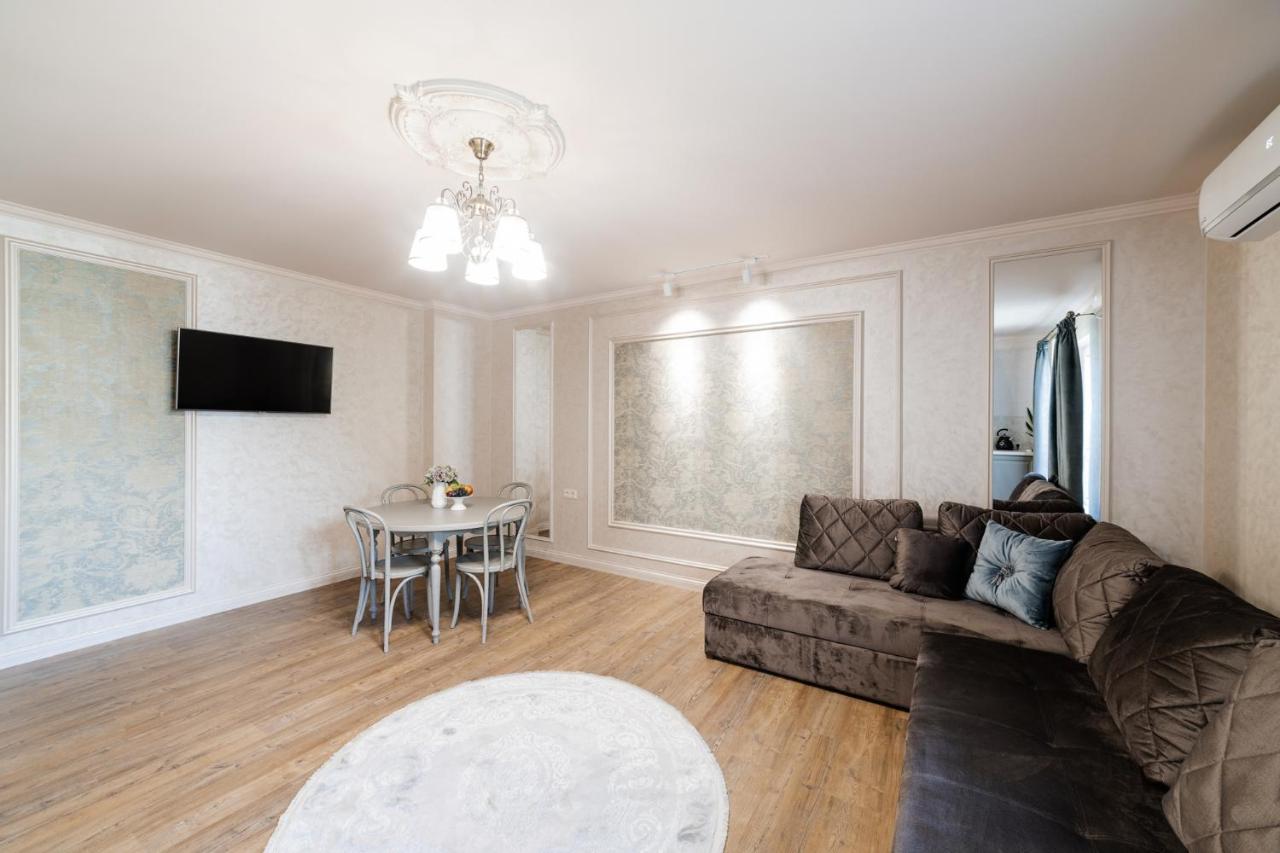 Lux Apartment On Duhnovicha Street .Free Parking. Uschhorod Exterior foto