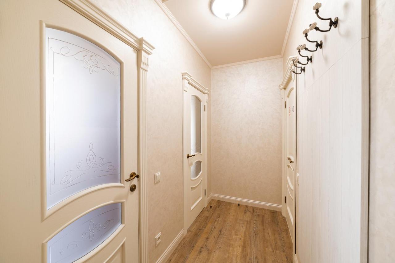 Lux Apartment On Duhnovicha Street .Free Parking. Uschhorod Exterior foto